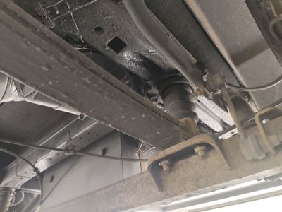 Podwozie — układ wydechowy, zawieszenie, rama