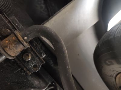 Podwozie — układ wydechowy, zawieszenie, rama