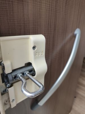 Drzwi i klapy serwisowe