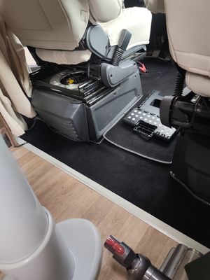 Wnętrze — dinette, panel kontrolny Europeo, gniazda