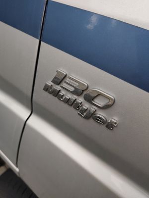 Front kampera — reflektory, grill, oznaczenie 130 MultiJet